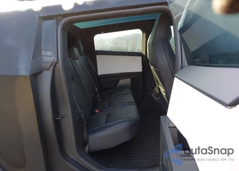 2024 Tesla Cybertruck Cyberbeast z USA, uszkodzony, nr VIN 7G2CEHEE0RA022767